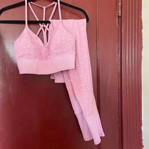 Lavish pink Alosoft matching set. Great for yoga or lounge. Both pieces size S